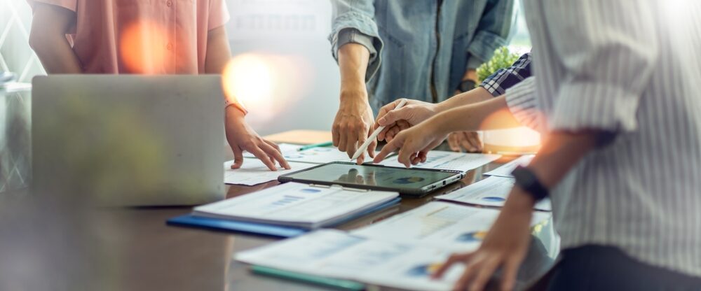 groupofyoungcreativebusinessbrainstormmeetingpresentationdiscussingroadmap-6866287